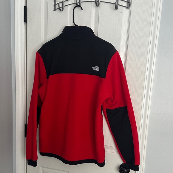 The North Face Men's Bold Red and Black Performance Jacket - Picture 5 of 6